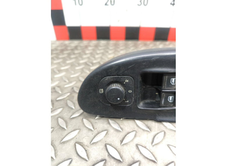 Джойстик регулировки зеркал к Volkswagen Passat, 2006г.