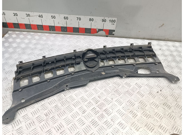 Решетка радиатора к Opel Astra, 2005г.