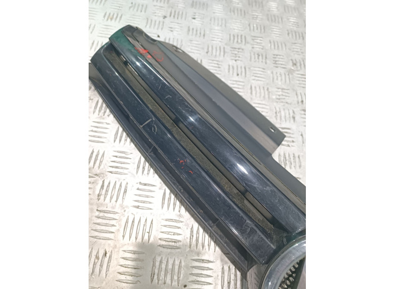 Решетка радиатора к Volkswagen Golf, 2008г.