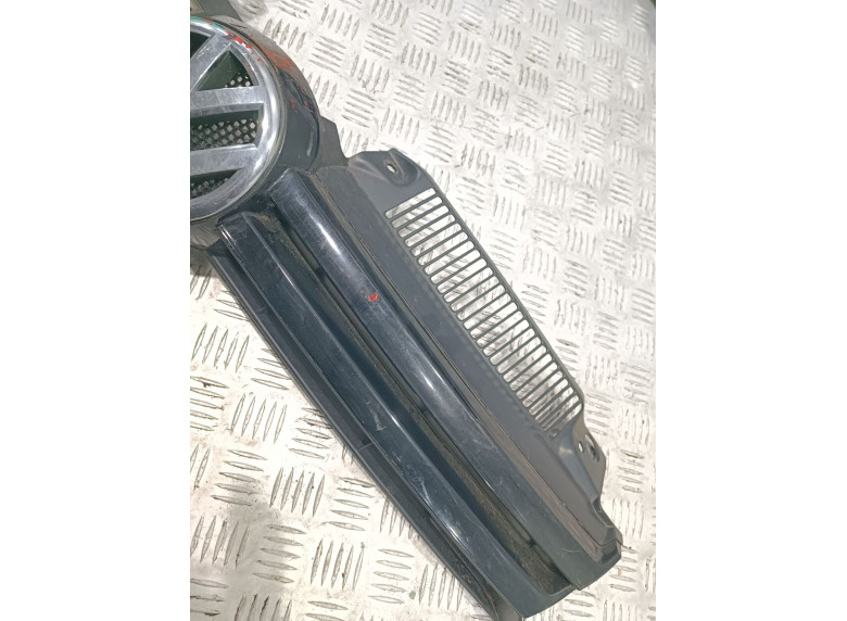 Решетка радиатора к Volkswagen Golf, 2008г.