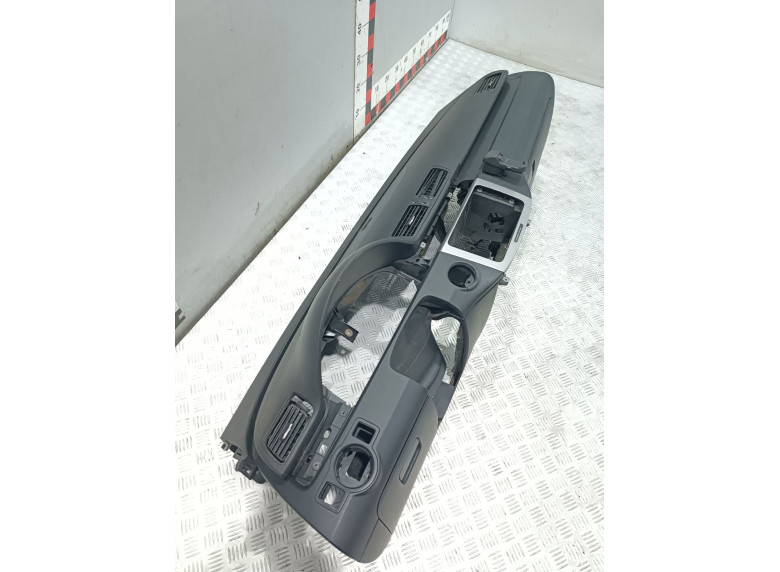 Панель передняя салона (торпедо) к Volkswagen Passat, 2008г.