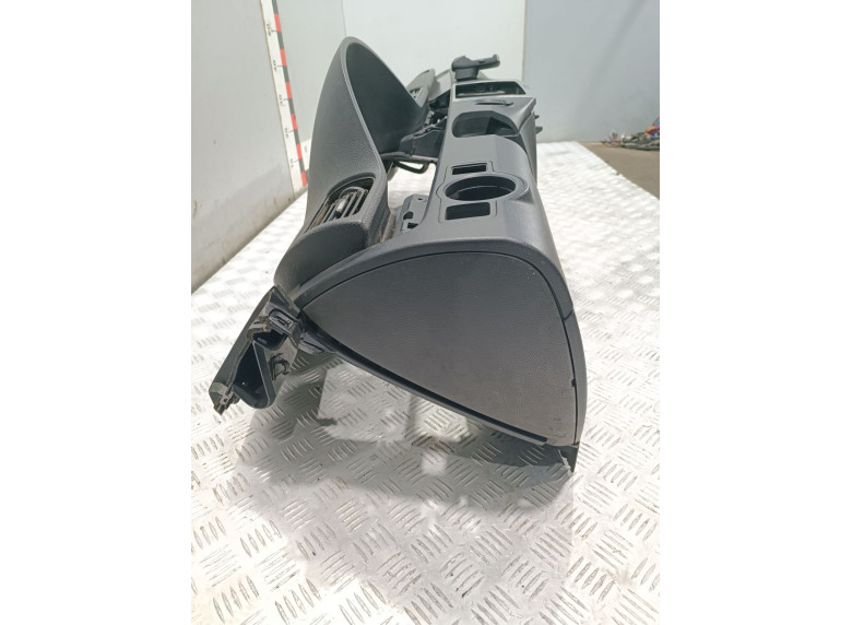 Панель передняя салона (торпедо) к Volkswagen Passat, 2008г.