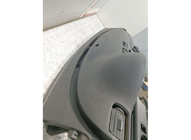 Панель передняя салона (торпедо) к Volkswagen Passat, 2008г.