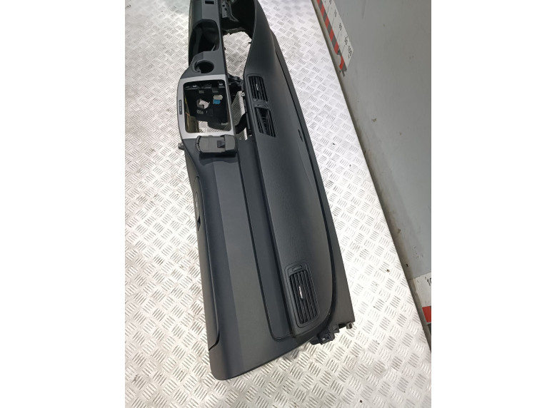 Панель передняя салона (торпедо) к Volkswagen Passat, 2008г.