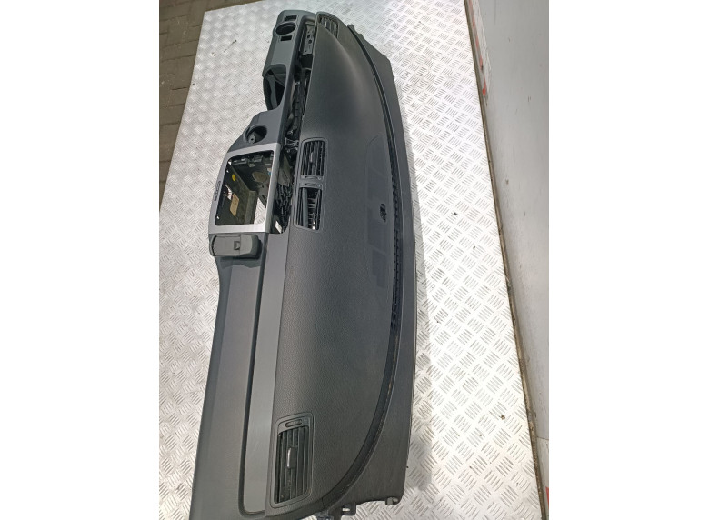 Панель передняя салона (торпедо) к Volkswagen Passat, 2008г.