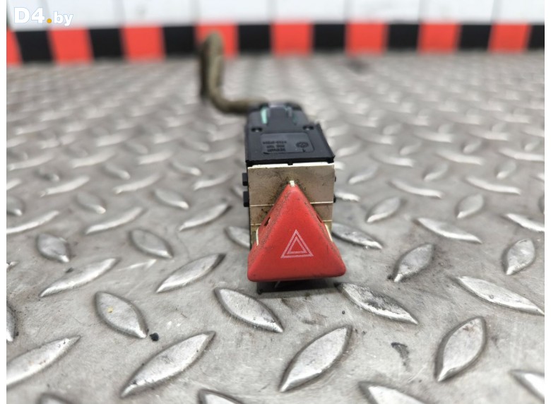 Кнопка аварийной сигнализации к Volkswagen Passat undefined г.