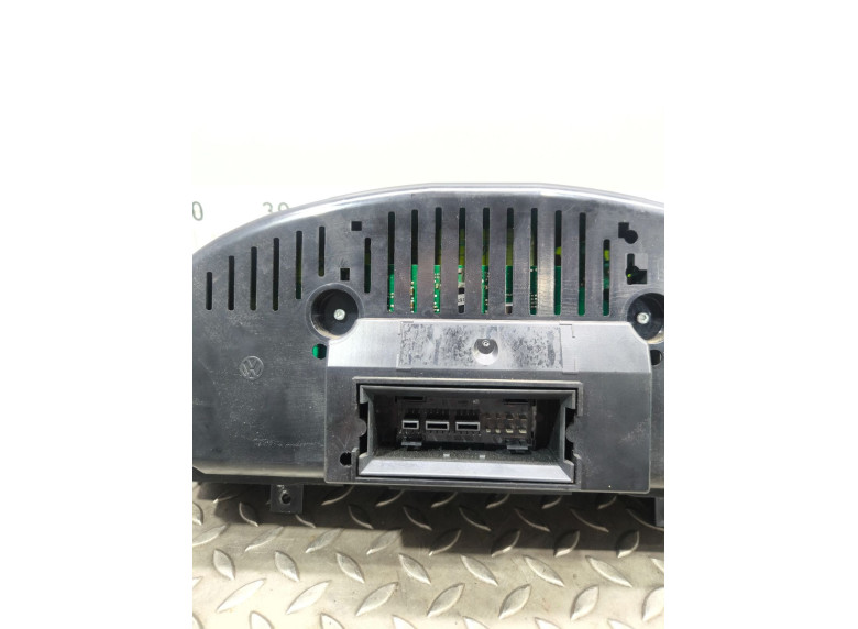 Щиток приборов (приборная панель) к Volkswagen Passat, 2007г.