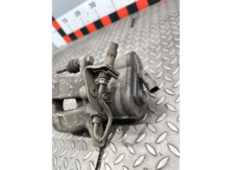 Суппорт задний правый к Volkswagen Passat, 2008г.