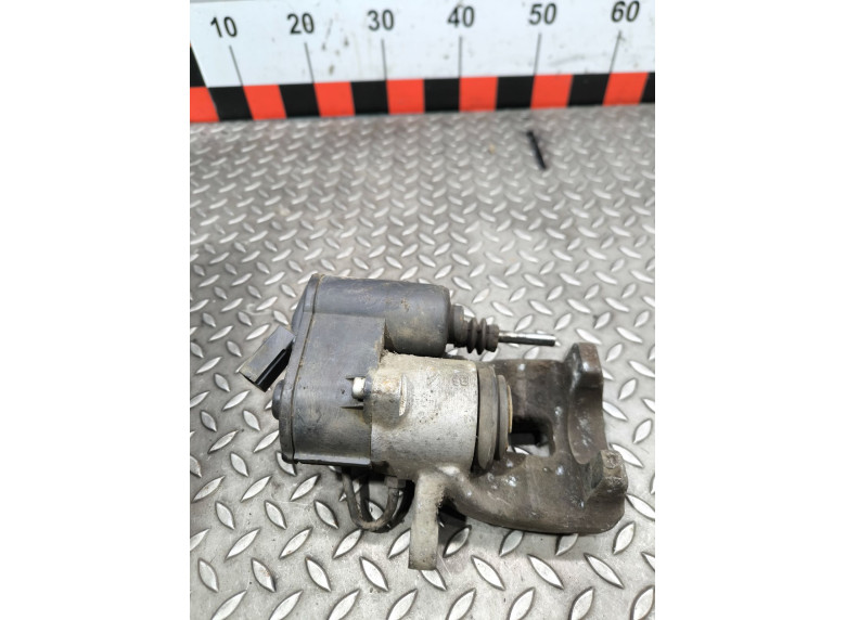 Суппорт задний правый к Volkswagen Passat, 2008г.