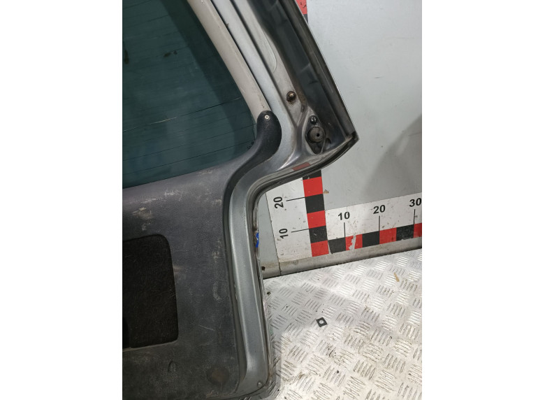 Крышка багажника (дверь 3-5) к Volkswagen Passat, 2002г.