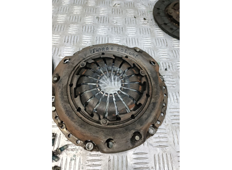 Комплект сцепления к Opel Vectra, 2004г.