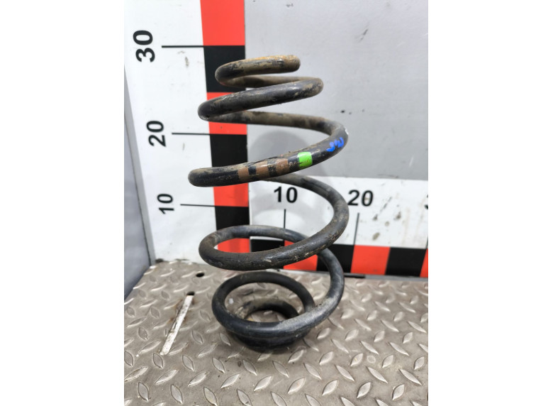 Пружина задняя к Volkswagen Passat, 2001г.