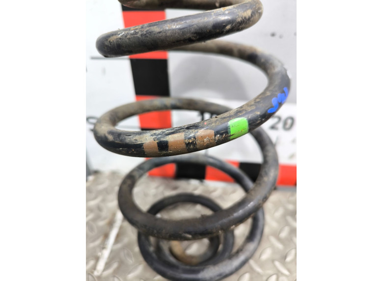 Пружина задняя к Volkswagen Passat, 2001г.