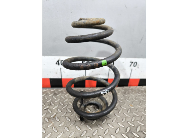 Пружина задняя к Volkswagen Passat, 2001г.