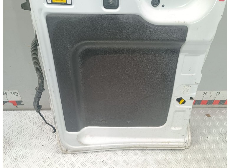 Обшивка двери задней правой (дверная карта) к Ford Transit