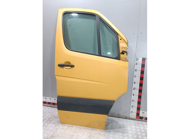 Дверь передняя правая к Mercedes Sprinter, 2007г.