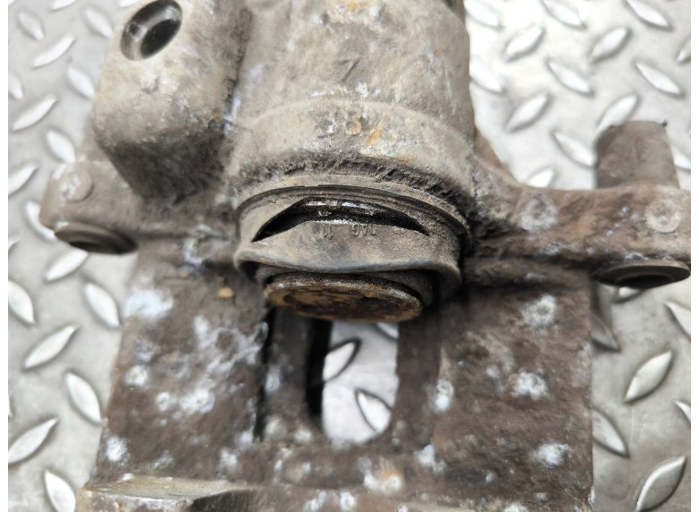 Суппорт задний правый к Renault Espace, 2004г.