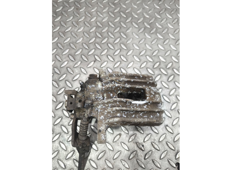 Суппорт задний правый к Volkswagen Golf, 2000г.