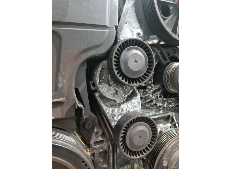 Натяжитель ремня генератора к Volvo V70, 2006г.