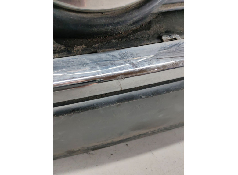 Решетка радиатора к Volkswagen Passat, 2006г.