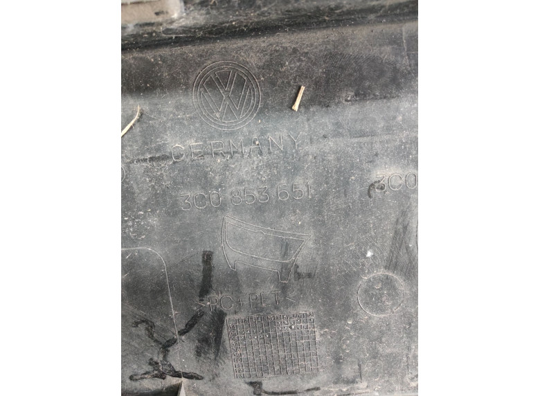 Решетка радиатора к Volkswagen Passat, 2006г.