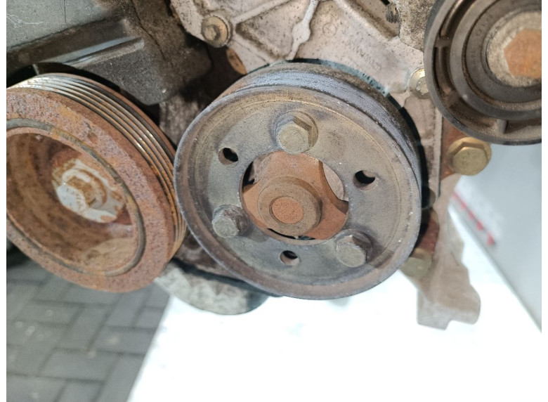Шкив помпы к Renault Laguna, 2000г.