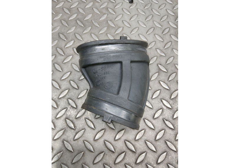 Патрубок воздушного фильтра к Opel Astra, 2003г.