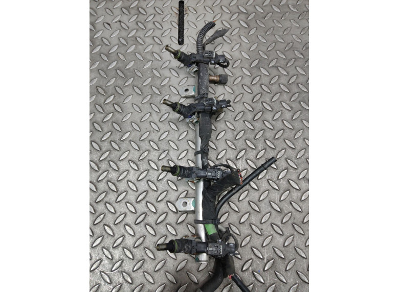 Топливная рампа к Mercedes A W169, 2006г.