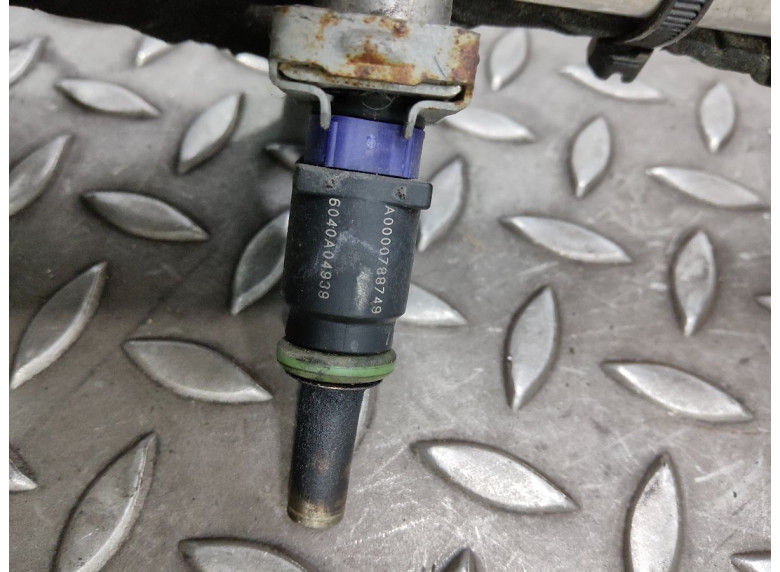 Топливная рампа к Mercedes A W169, 2006г.