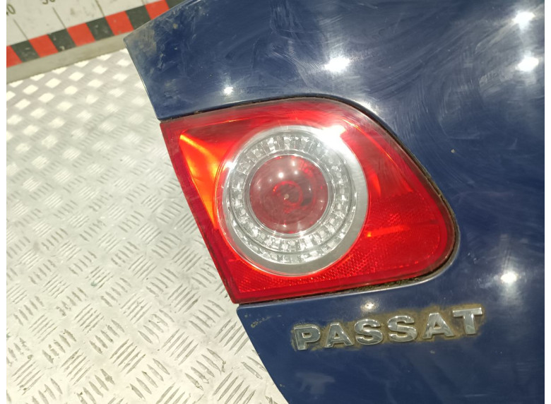 Фонарь крышки багажника левый к Volkswagen Passat, 2007г.