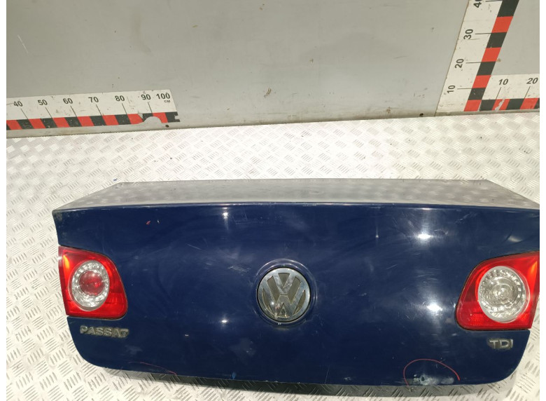 Фонарь крышки багажника левый к Volkswagen Passat, 2007г.