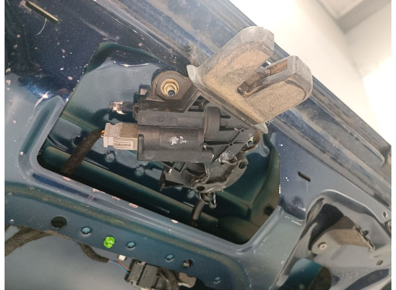 Замок багажника к Audi A4, 2006г.