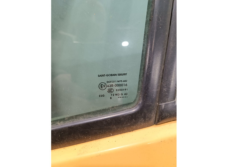 Форточка передняя левая к Mercedes Sprinter, 2007г.