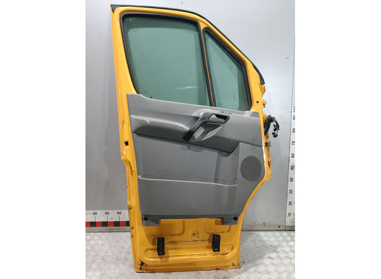Дверь передняя левая к Mercedes Sprinter, 2007г.