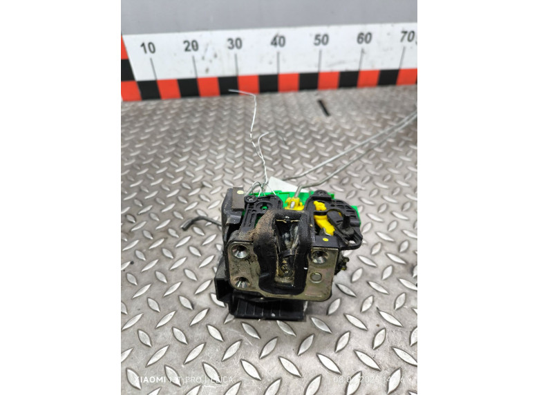 Замок двери задней левой к Kia Rio