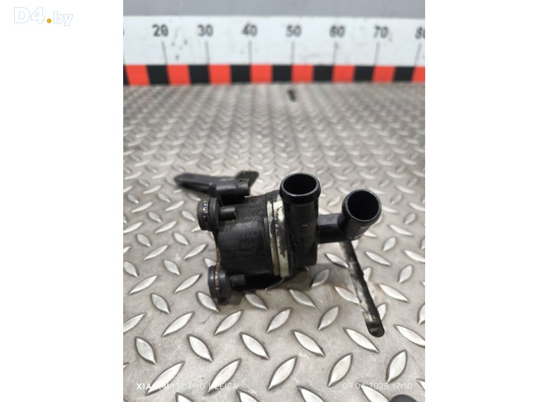 Насос антифриза дополнительный к Volkswagen Passat undefined г.