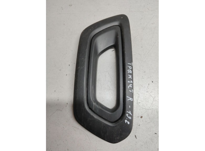 Заглушка (решетка) в бампер передний к Ford Transit