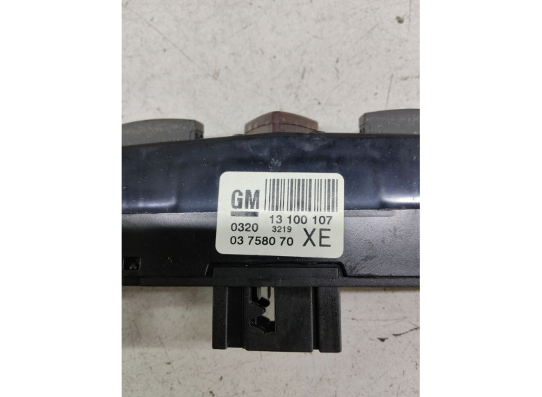 Кнопка аварийной сигнализации к Opel Astra, 2009г.