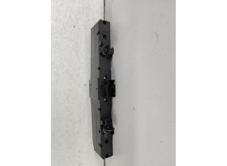 Кнопка аварийной сигнализации к Opel Astra, 2009г.