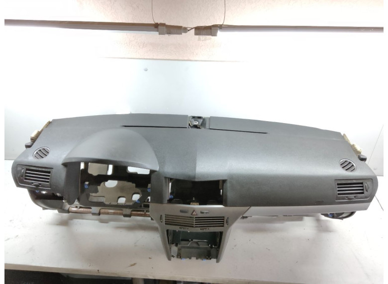 Панель передняя салона (торпедо) к Opel Astra, 2006г.