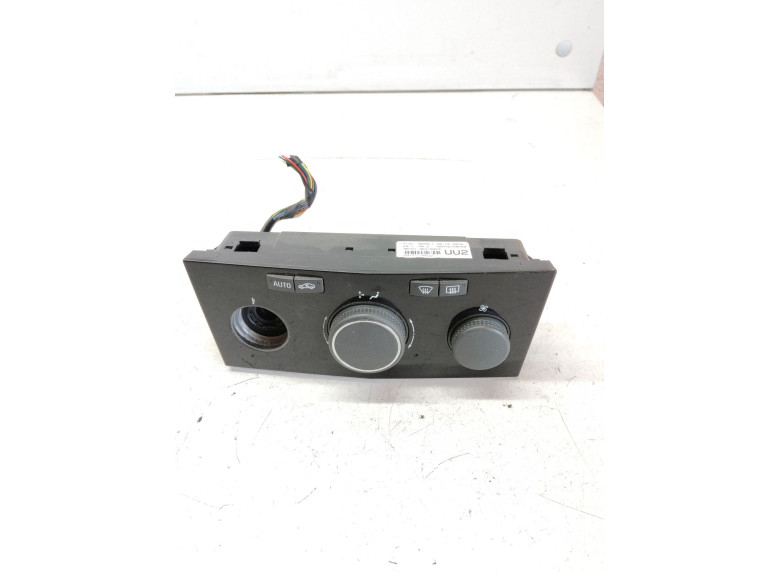 Блок управления печки/климат-контроля к Opel Zafira, 2010г.