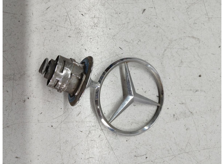 Эмблема к Mercedes C W204, 2007г.