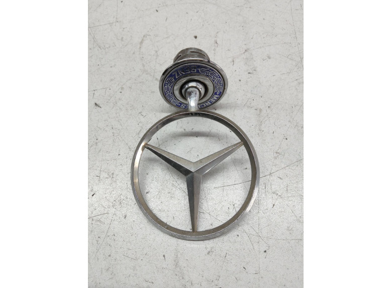 Эмблема к Mercedes C W204, 2007г.