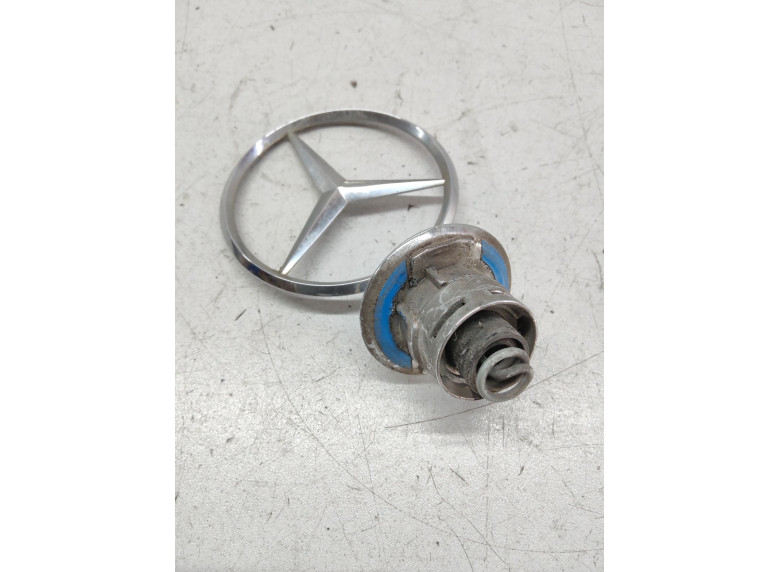 Эмблема к Mercedes C W204, 2007г.