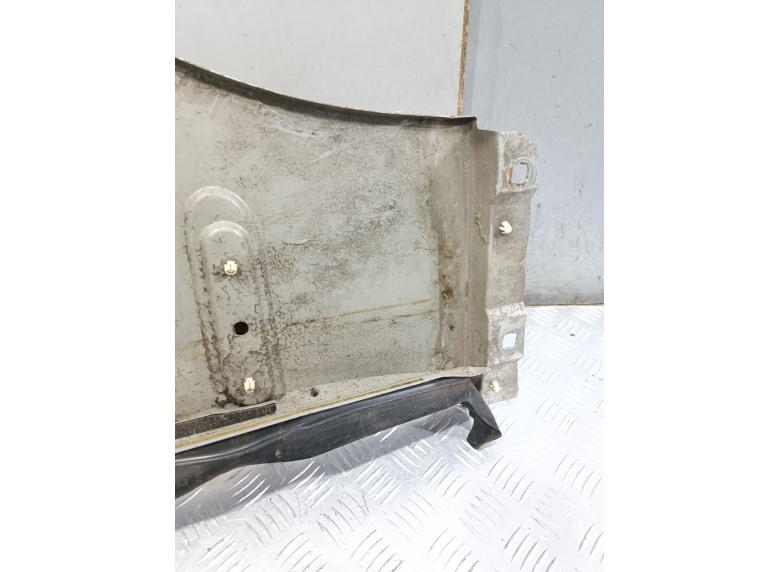 Крыло переднее левое к Mercedes C W203, 2004г.