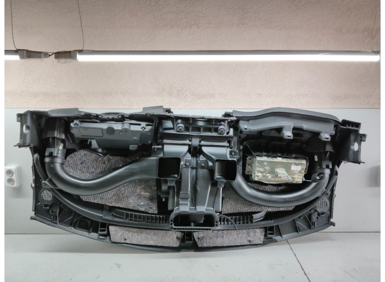 Панель передняя салона (торпедо) к Renault Kangoo, 2011г.