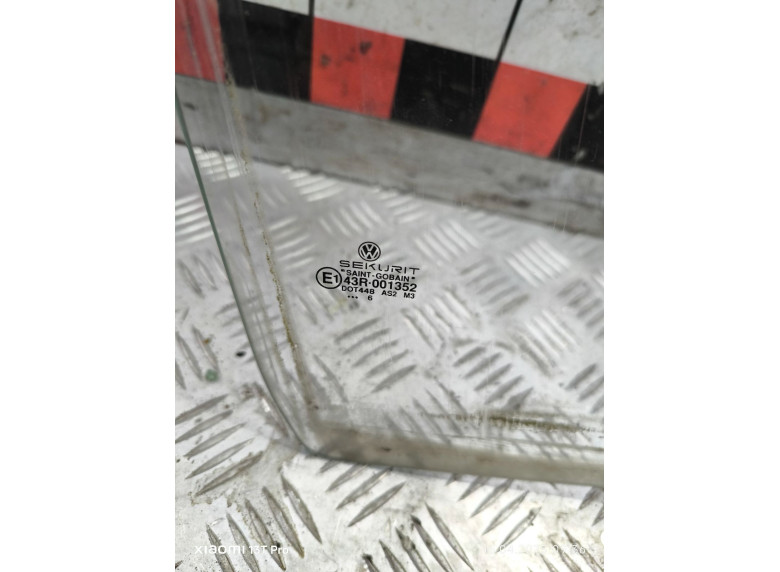 Стекло двери передней правой к Volkswagen Transporter, 1996г.