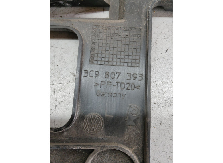 Кронштейн крепления бампера заднего к Volkswagen Passat, 2006г.