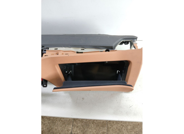 Бардачок к BMW 3 G20/G21, 2023г.
