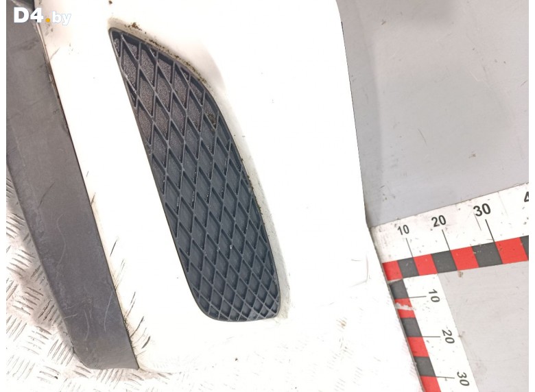 Заглушка (решетка) в бампер передний к Opel Astra undefined г.